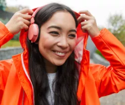 5 best waterproof headphones for running in the rainy season